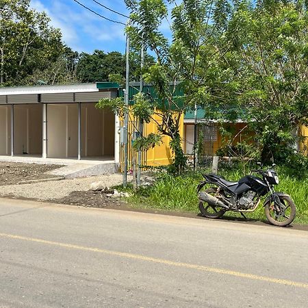 Apartamentos Sol Cahuita Eksteriør billede